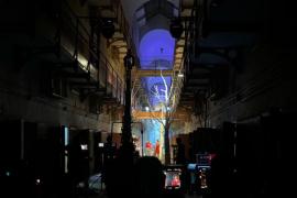 Es lliuren els III Premis El Temps de les Arts a la presó La Model, tot commemorant els centenaris de Tàpies i Estellés