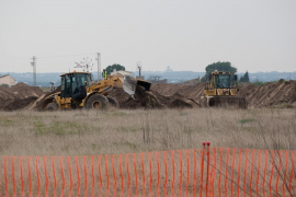 Obres de construcció del camp de golf el març de 2010, abans de ser paralitzades pel Govern mitjançant la declaració de la ZEPA