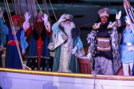 Els Reis d'Orient escampen alegria, il·lusió i pluja per tot Mallorca