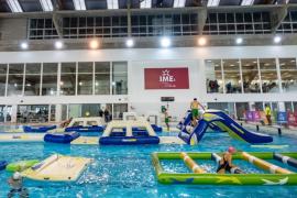 500 persones participen a la Festa Aquàtica de l'Institut Municipal de l'Esport