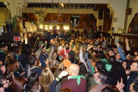 La Confraria de Sant Sebastià, els primers anys, al celler Sa Premsa (foto: web de la Confraria de Sant Sebastià)