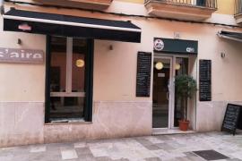 Demana l'horari a un bar de Palma i el cambrer li retreu «y porque no me habla en español?»