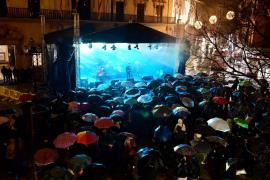 La pluja obliga a suspendre alguns concerts de la revetla de Sant Sebastià