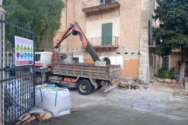 Dimarts es reprenien les obres a l’edifici municipal de les Escolàpies.