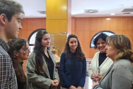 El Govern recupera l'Oficina a Brussel·les i hi envia quatre joves becaris