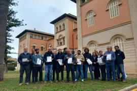 Els pagesos ecològics entregaren aquest divendres el manifest davant la Conselleria.