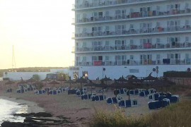 Terraferida denuncia l'ocupació d'espai públic per negocis privats