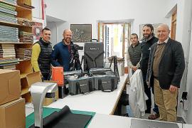 L’Arxiu incorpora un escàner per reproduir documents històrics