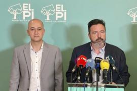 Antoni Salas i Tolo Gili, dirigents d'El Pi, durant una roda de premsa.