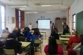 UOB Ensenyament demana contractar més docents en els CEPA davant la demanda de formació lingüística de migrants