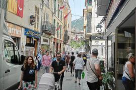 SOLLER - TURISMO - Crecen las quejas por la grande

afluencia de turistas en SÃÂ³ller.

Una iniciativa vecinal promueve la elab