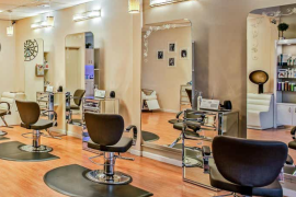 Agredeixen una clienta en una perruqueria d'Inca per parlar en català