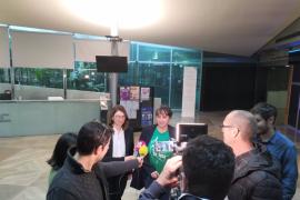 Les associacions de pares i mares d'alumnes rebutgen la segregació lingüística a les aules: «És una aberració pedagògica»