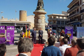 L'odi al català aplega a Llucmajor, quaranta persones convocades per sis associacions