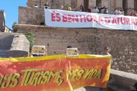 Imatge de la protesta del GOB i altres entitats ecologistes celebrada aquest dissabte a Palma.