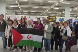 Una delegació de les Balears formada per una vintena de persones parteix cap als Campaments de Refugiats Sahrauís de Tindouf