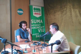 El diputat del PSIB-PSOE, Pere Joan Pons, a la dreta de la imatge.