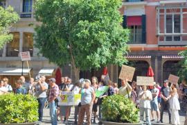 Imatge de la protesta dels propietaris d'autocaravanes celebrada aquest dissabte a Cort.