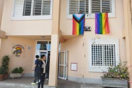 L'STEI Intersindical rebutja la crema de la bandera LGTBI de l'IES Albuhaira
