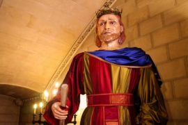 El rei Sanç llueix nova vestimenta