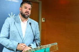 El Parlament contradiu la Casa Reial i Apesteguia argumenta que «de la mateixa manera que els geògrafs estan farts dels terraplanistes, els filòlegs estam farts dels gonelles»