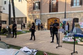 [VÍDEO] La Policia espanyola també ocupa la UIB