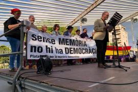 Una multitud clama contra la derogació de la Llei de Memòria Democràtica a Palma