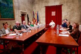 La llei de conciliació balear contemplarà un banc d'hores i l'obertura de centres educatius en períodes no lectius