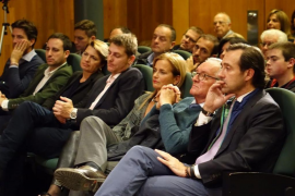 L'expresident Bauzá al costat d'altres dirigents del PP durant la presentació del llibre editat per la Fundació Jaume III.