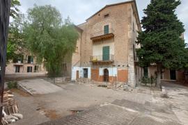 Estat actual de l’edifici després de la paralització de les obres.