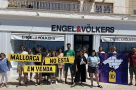 Imatge de la presentació de la nova campanya 'Mallorca no està en venda' de la CUP.