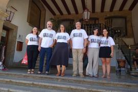 L'oposició va al ple amb les camisetes de les roges del Molinar