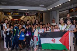 Arriben a les Balears els infants sahrauís, un any més, per a les 'Vacances en pau'