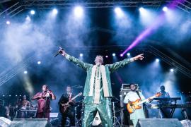 Youssou N’Dour conquesta Port Adriano amb la seva inigualable fusió musical