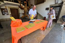 Els interessats ja poden recollir el programa de Sant Bartomeu a l'atri de l'Ajuntament