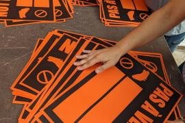 [VÍDEO] Veïnats s'apleguen a Ciutadella per defensar el dret a l'habitatge amb una abraçada popular