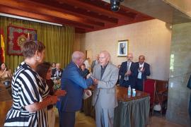 Albert Hauf, nomenat Fill Il·lustre en mig d'un càlid homenatge