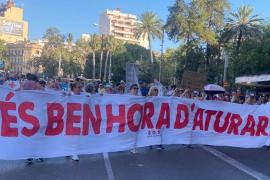 Un estiu de massificació, explotació laboral, agressions i degradació ambiental a les Balears: el turisme al punt de mira