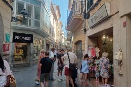 El carrer de sa Lluna cada dia està ple de visitants que recorren aquesta via.