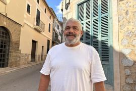 Bautista es va retirar del cos de la policia local després de 38 anys.