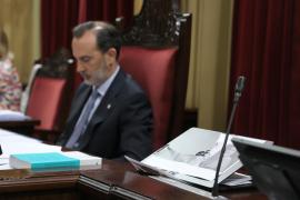 El Parlament debat aquest dimarts la destitució de Le Senne