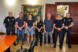 Les dues agents, durant la presentació d'avui.