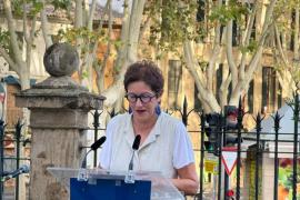 Imatge de Margalida Solivellas durant el pregó de la Setmana del Llibre en Català d'enguany.