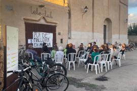 Pla de Mallorca en Marxa comença un cicle crític sobre turisme i territori amb una bicicletada i una xerrada