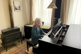 Suzanne Bradbury ha dedicat tota una vida a la música clàssica sempre amb el piano.