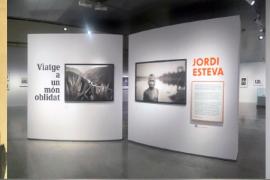 Frederic Melis publica una crítica de l'exposició 'Viatge a un món oblidat' de Jordi Esteva