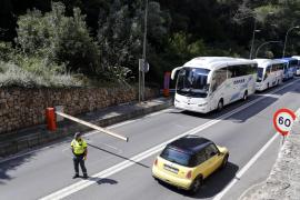 El túnel de Sóller, tancat al trànsit a causa de les retencions .