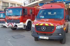 Imatge dels camions dels Bombers de Mallorca que participaran en l'operatiu.