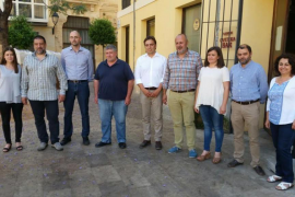 Els representats de les tres formacions s’han reunit aquest divendres als Centres Flassaders de Palma i han aprovat el primer full de ruta. 