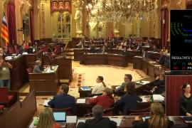 El PP vota a favor d'eliminar completament el català de la funció pública i de possibilitar la construcció a ANEI i diu que ha estat «un error»